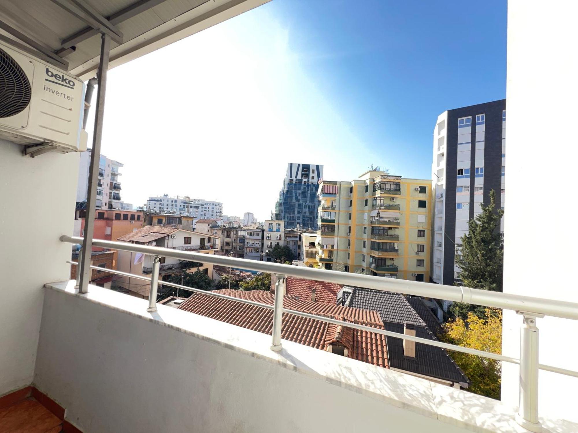 Sunlit House City Center ティラナ エクステリア 写真